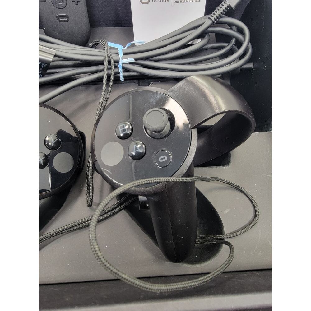 Oculus Rift CVl Touch Controllers Left and Right Pair Black In Box - Picture 4 of 9